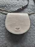 Torebka Guess Jeans, listonoszka, crossbody, wytłaczana
