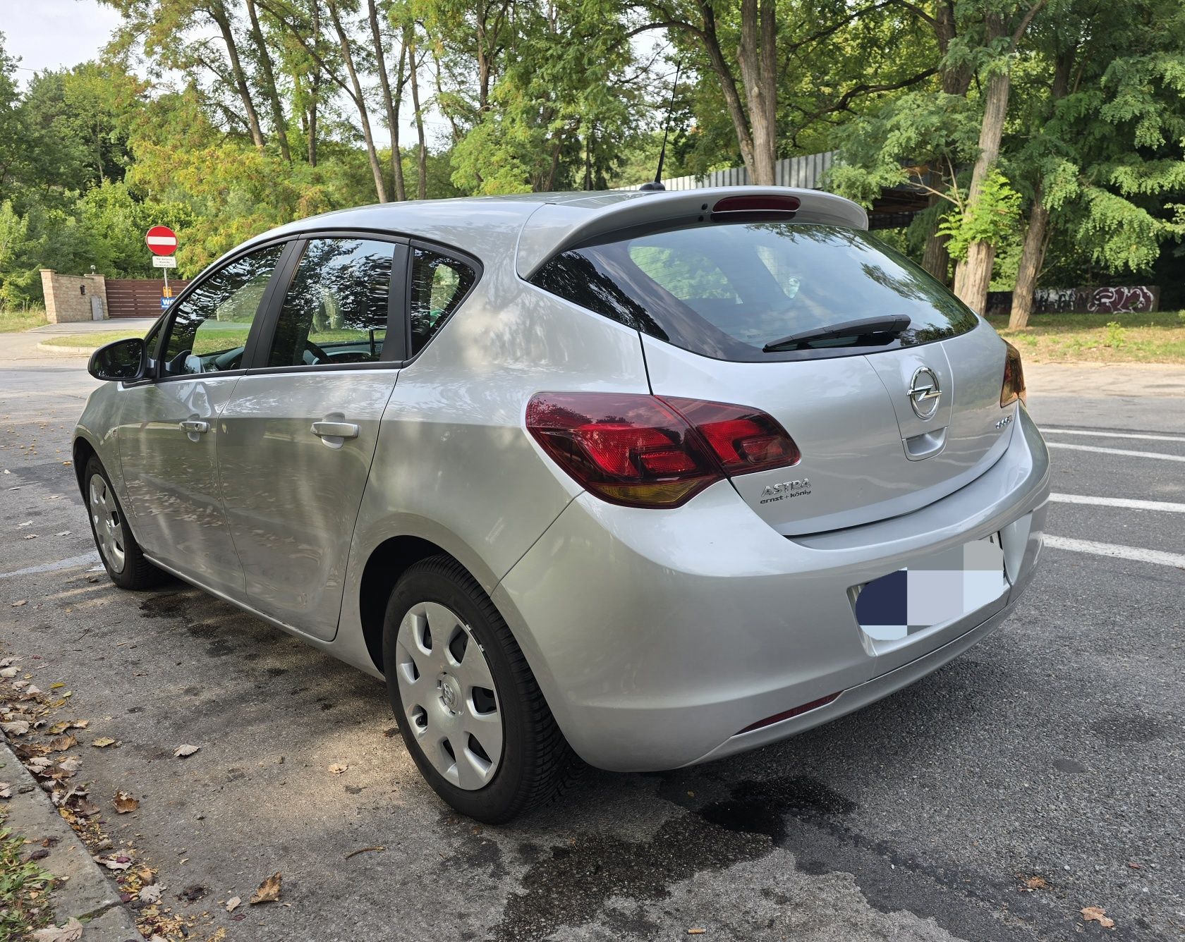 Opel Astra 1.4 EcoFlex, niski przebieg,  bogate wyposażenie