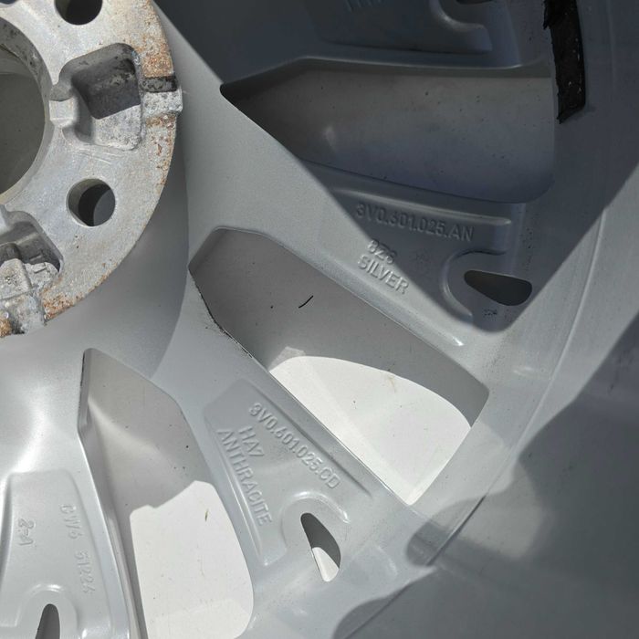 Felga aluminiowa SKODA SUPERB 3 III 3V 8.0 18'' ET44 5x112 1szt