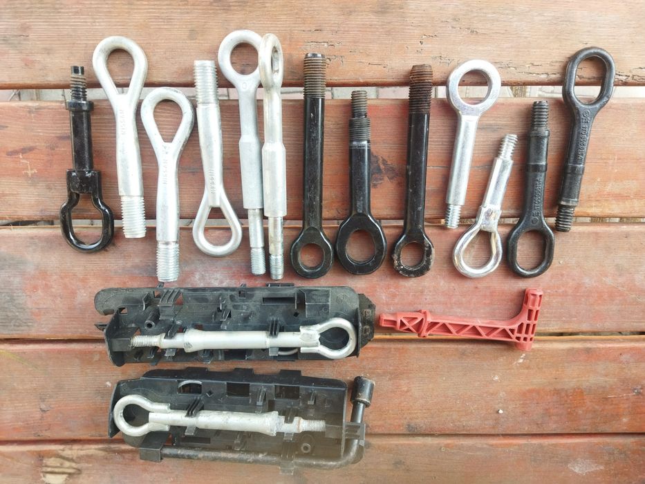 Крюк Буксирування на багато різних моделей авто