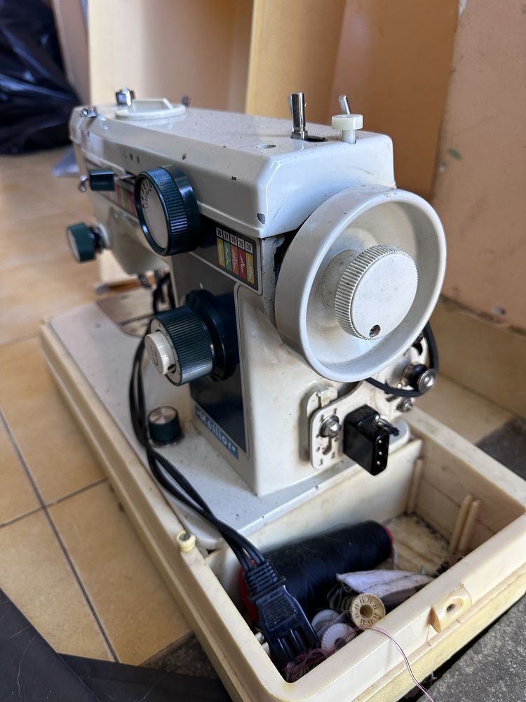 Maquina de costura com base Mellior