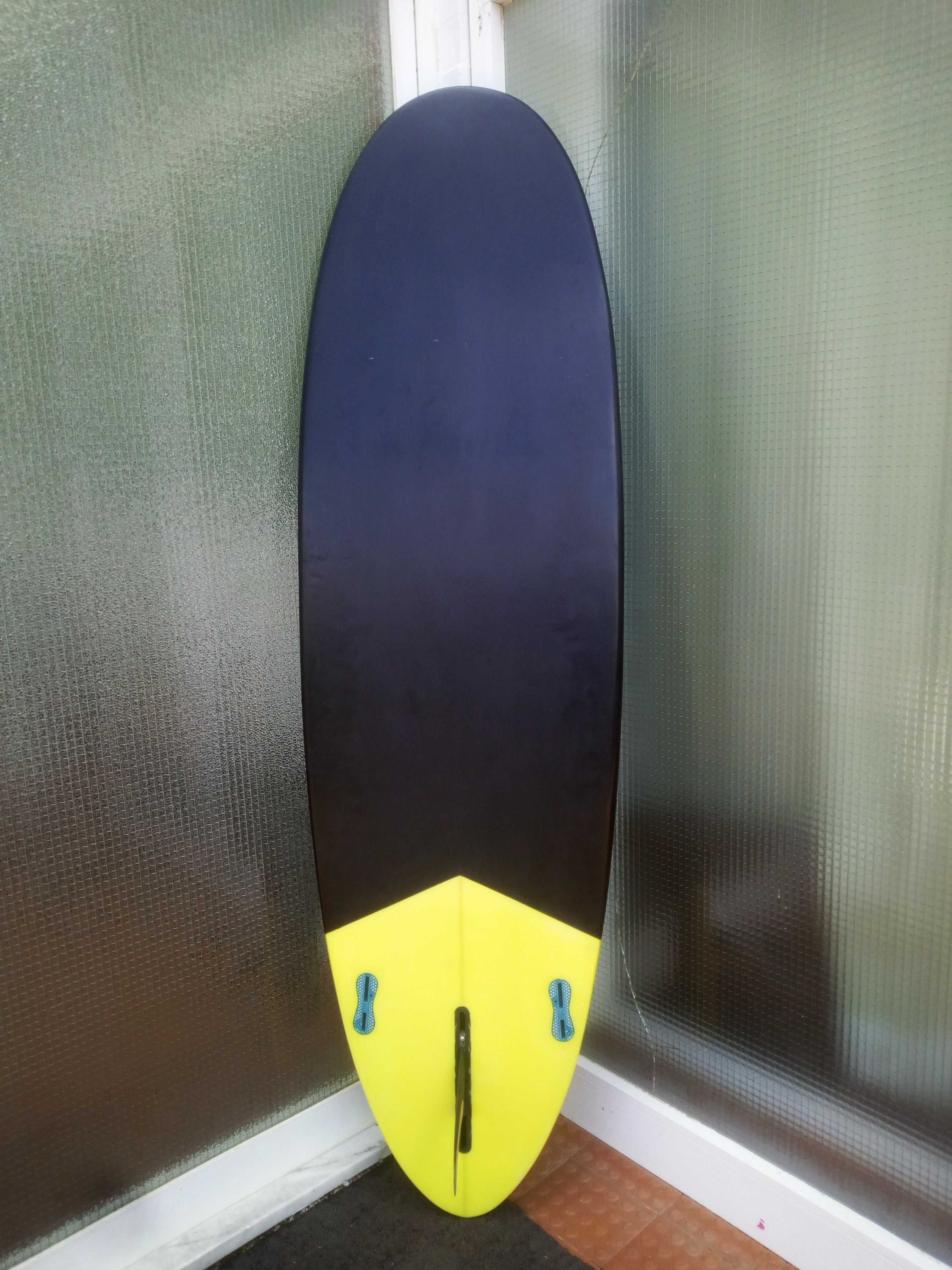 Fun surfboard 6'4 (inspirada na FW greedy beaver)