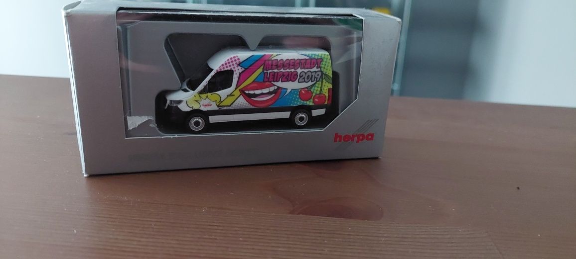 Model 1:87 Mercedes Sprinter Herpa