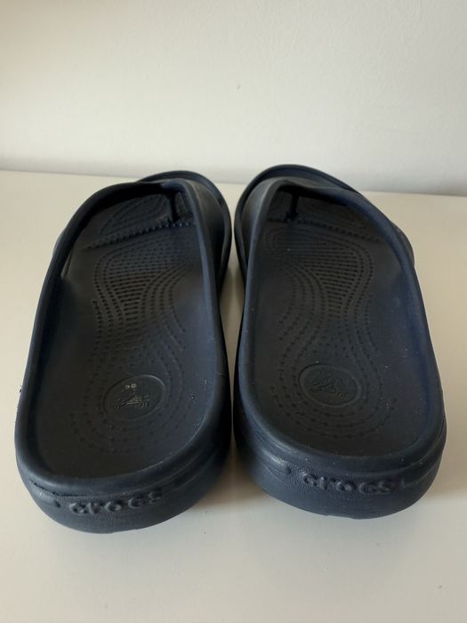 Crocs klapki japonki J2 (33–34) – granatowe