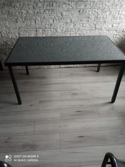 Zestaw stół i 4 krzesla stan bardzo dobry