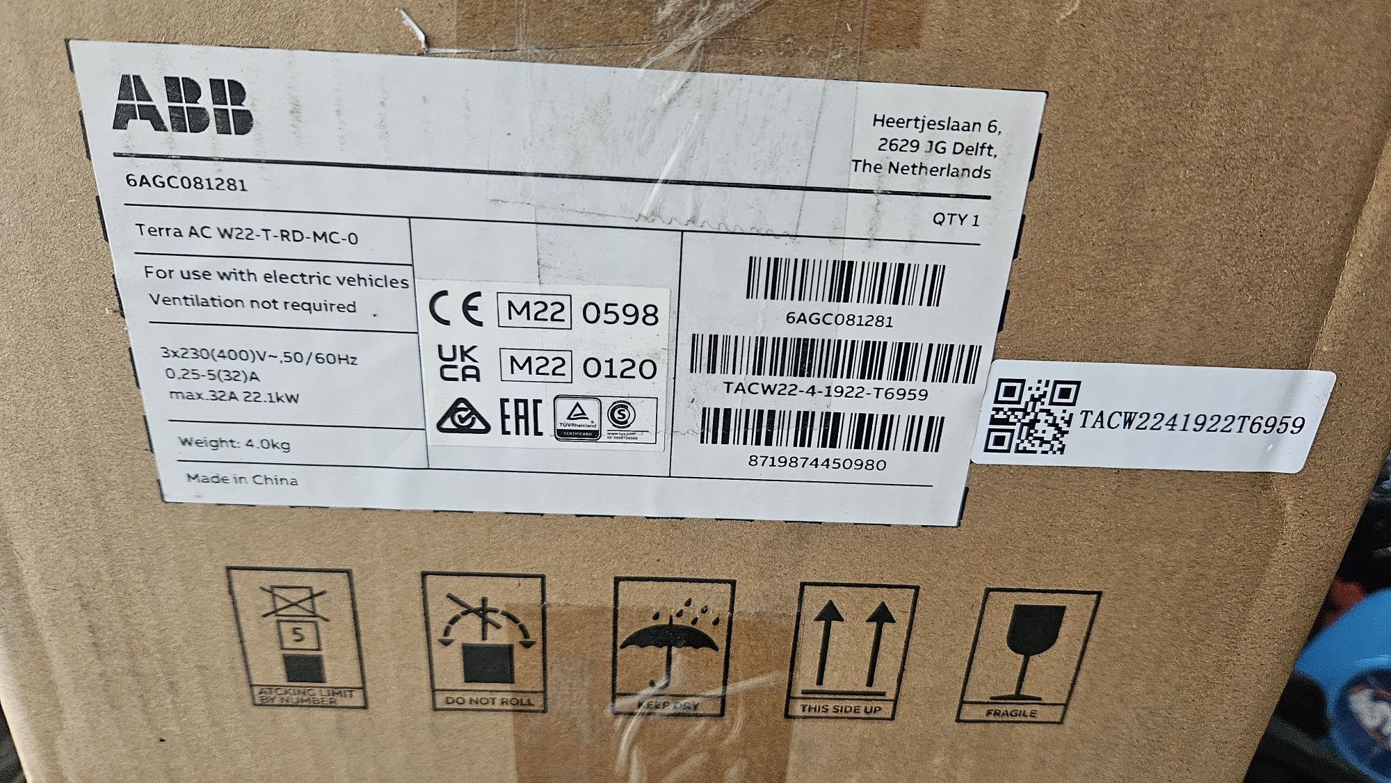 Ładowarka Wallbox ABB Terra AC W-22-T-RD-MC-0