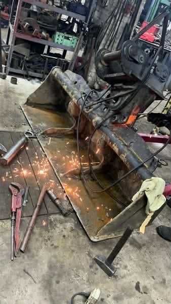 Regeneracja siłowników, tulejowanie, spawanie, regeneracja zacisków