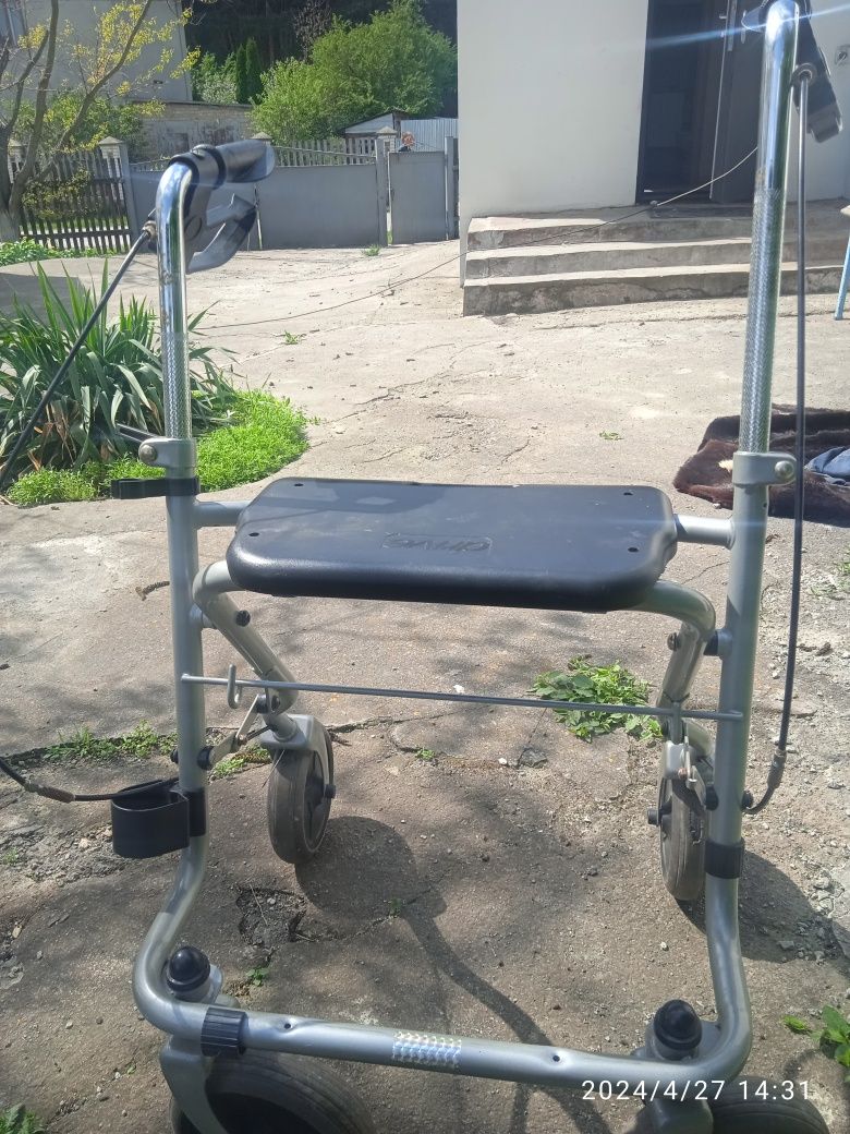 Ходунки з колесами для інвалідів