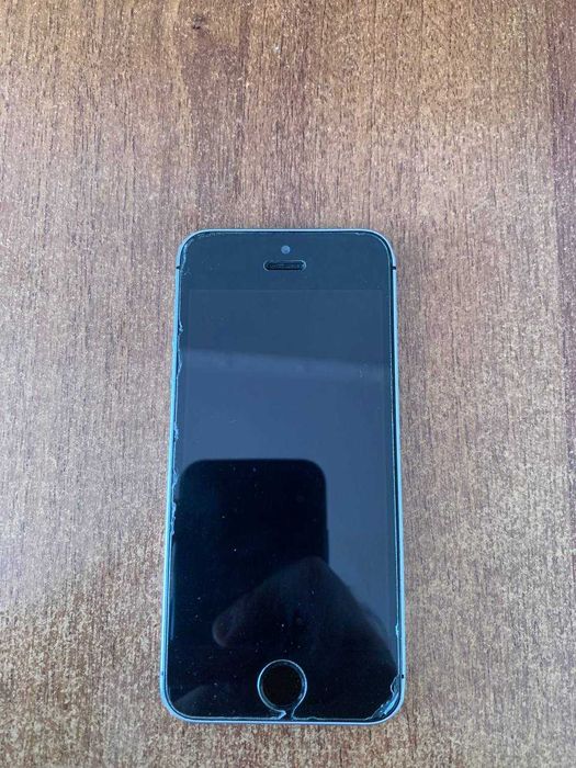 IPhone 5 SE, сірий, 32ГБ, робочий, скинутий до заводських налаштувань