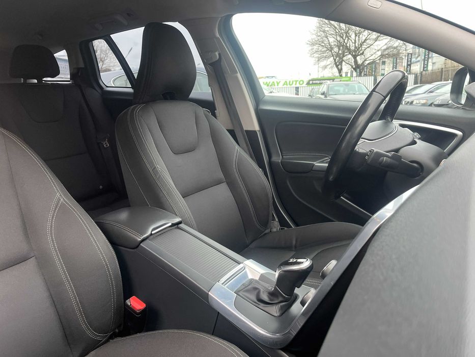 Volvo V60 (facelift) 2.0 дизель 2016 із Нідерландів