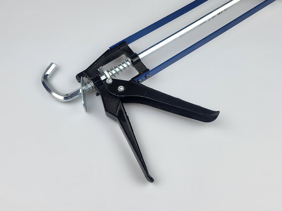 Pistolet do kleju silikonu