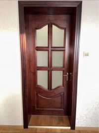 Соснові дерев'яні двері