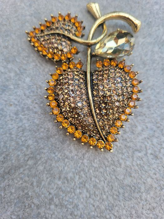 Broszka liście serce