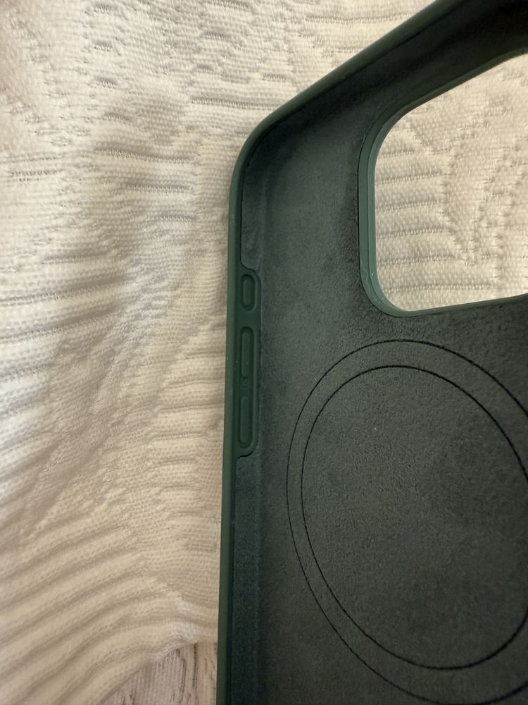 Capa iphone 16 pro (iservices)