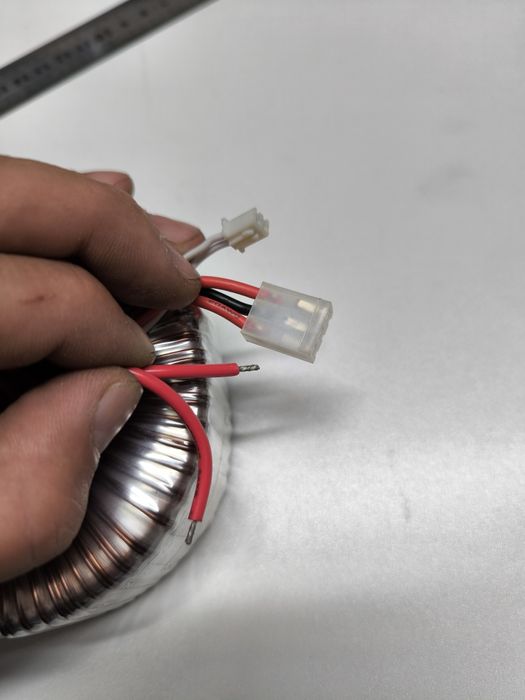 Новий. Тороидальный трансформатор 220 12*2/4 11/1 . YF-1A (107W)