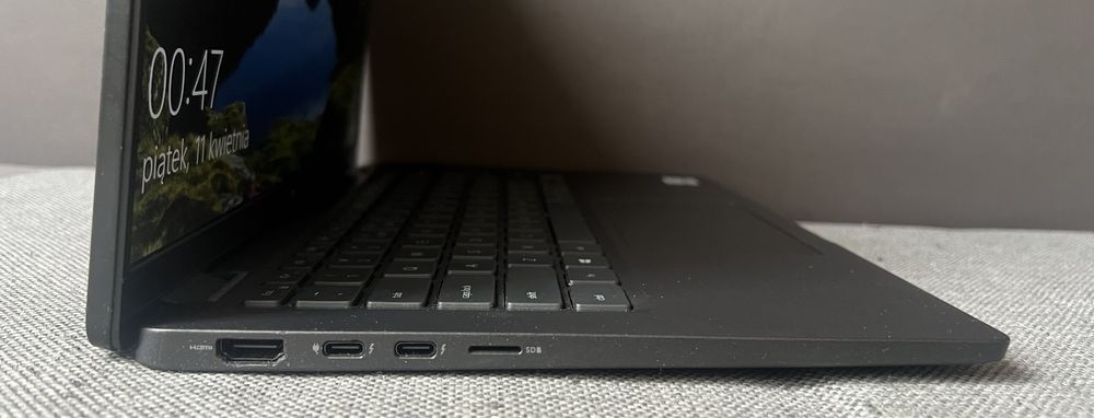 Laptop Dell Latitude 7410 i5-10310U 8GB 240GB Stan Bdb