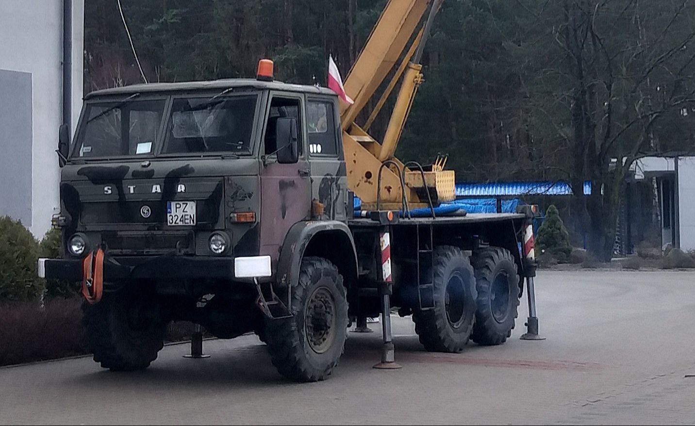 Podnośnik koszowy STAR 266