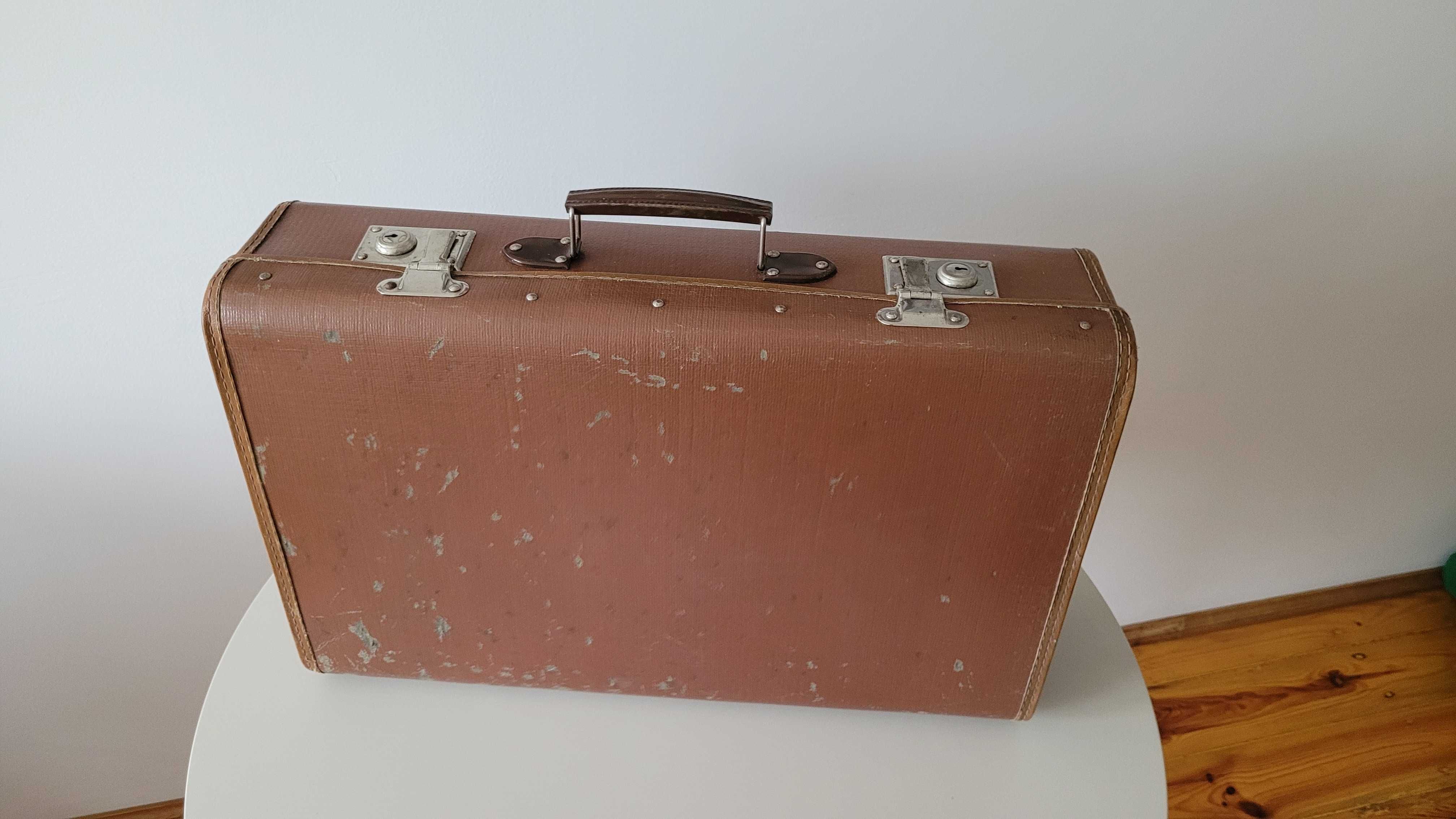 Stara walizka podróżna retro 60x38x17