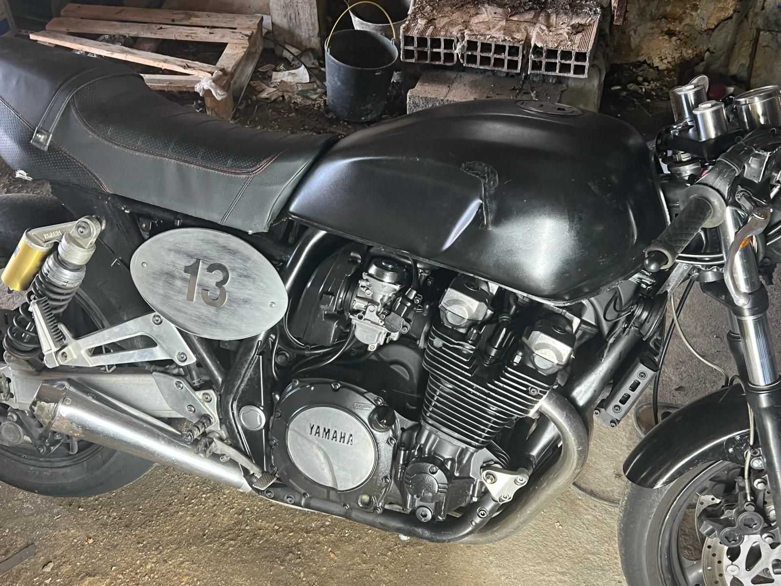 Yamaha  xjr Caferace vendo / troco