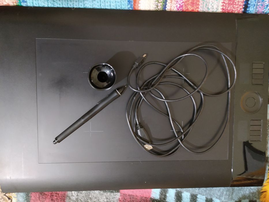 Графічний планшет wacom intuis PTK 840