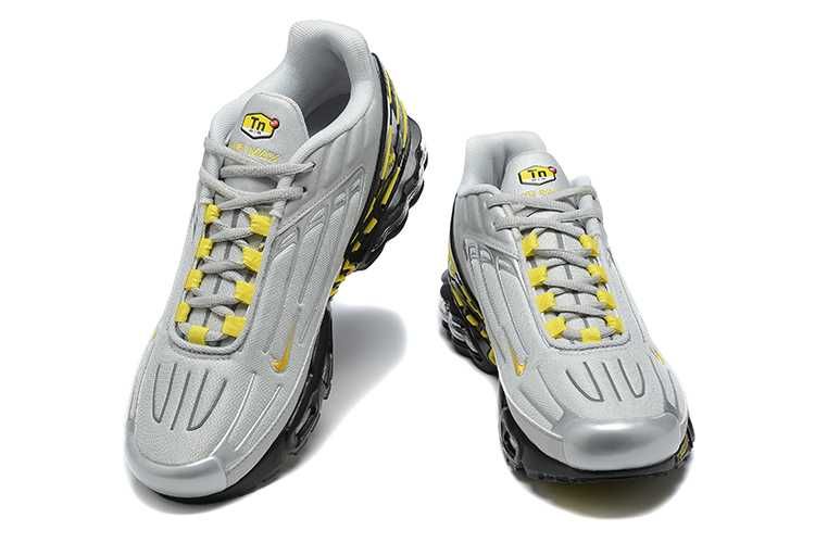 Nike Air Max Plus 3
Metallic Silver Opti Yellow