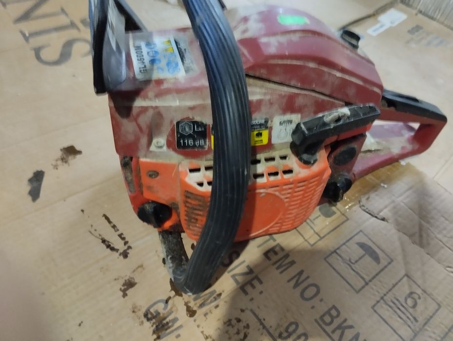 БУ бензопила в робочому стані