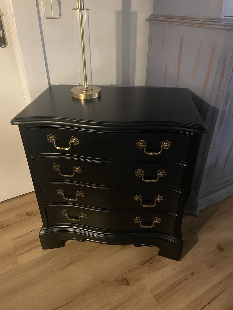 Mesa de cabeceira ou apoio contemporanea