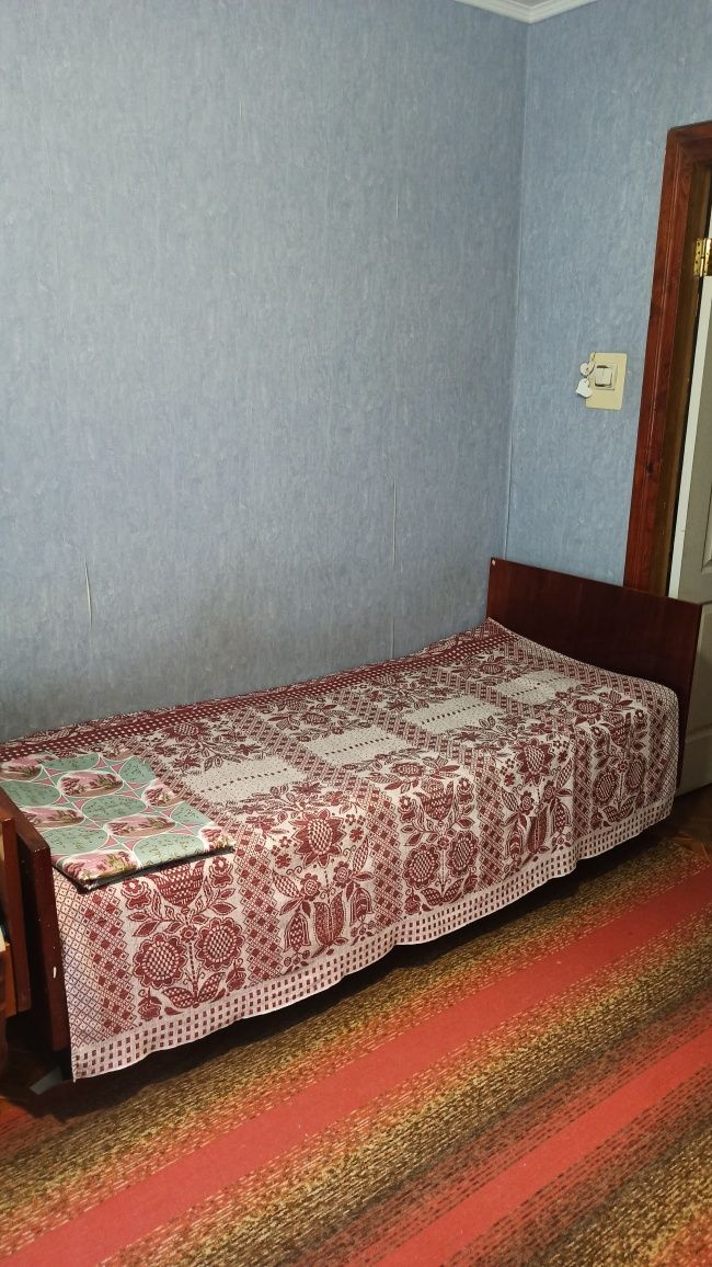 Здам ліжкомісця для 1-2 жінок/дівчат, район ЮЗР
