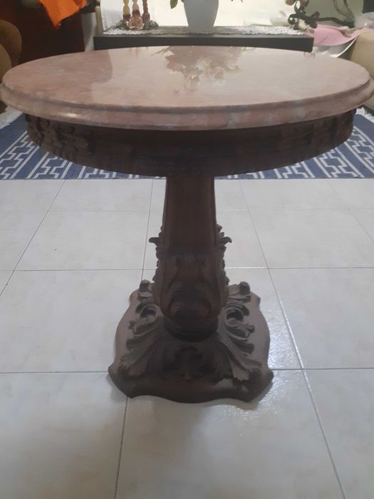 Mesa de centro  em marmore