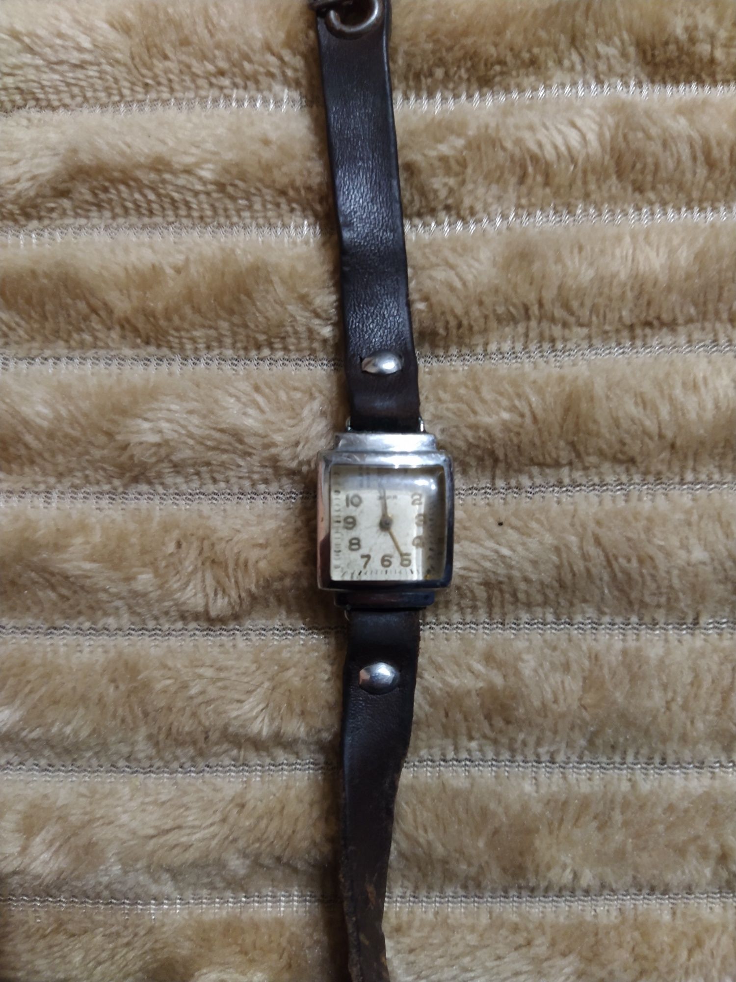 Часы годинник наручний Заря СССР винтаж раритет 50-60е года