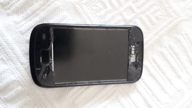 Smartphone Samsung Galaxy mini 2 [Ecrã partido]