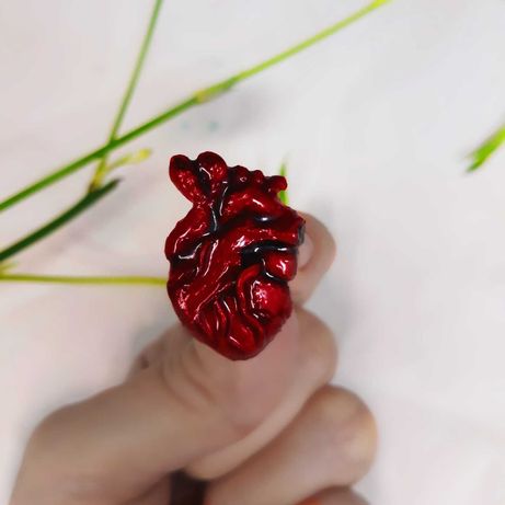 брошка Анатомічне серце ручної роботи