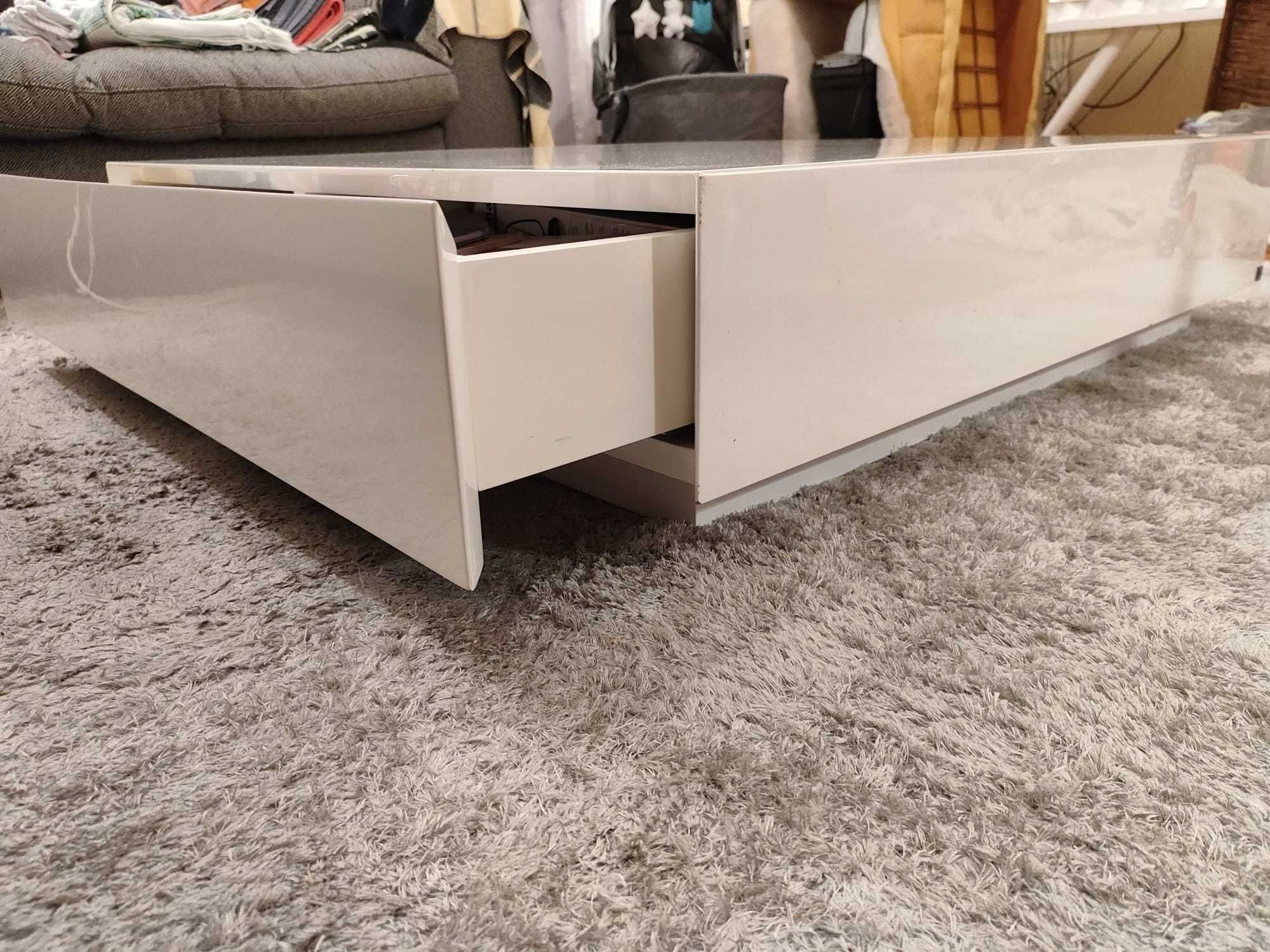 Mesa de centro moderna