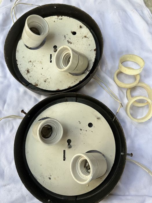 Светильник. Есть 2 шт