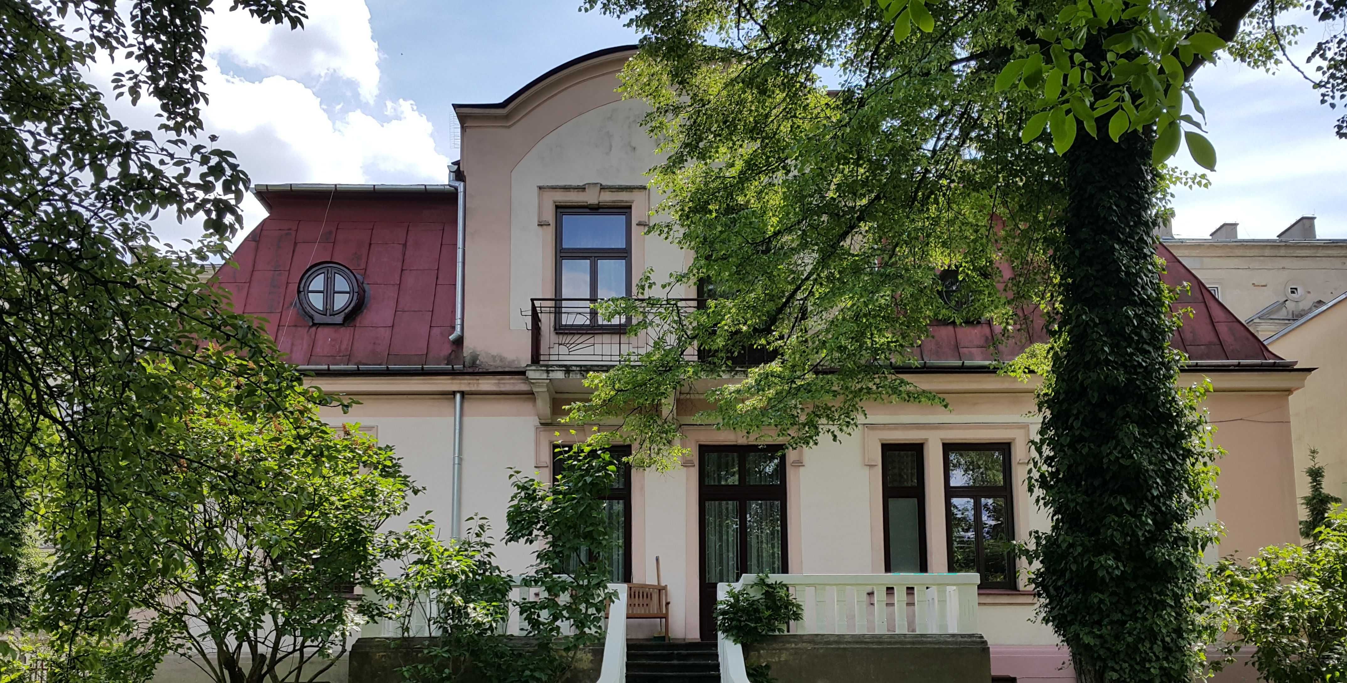 Mieszkanie 50m2 w zabytkowym domu dla uczennic lub studentek