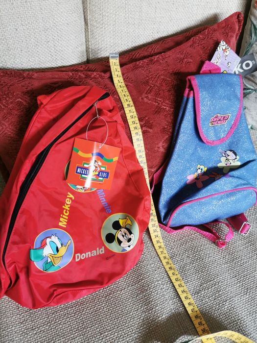 Mochilas infantis novas c etiqueta Disney e super Nenas