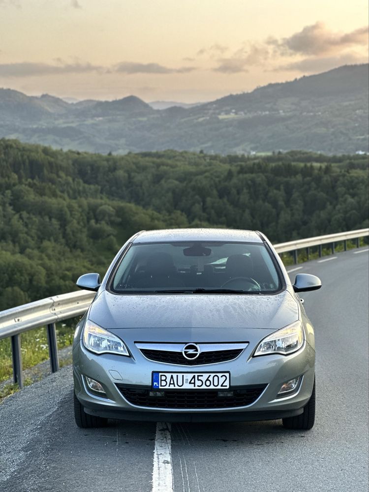 Opel Astra J 2012r. 1.4t 140km Benzyna + LPG manual 6b