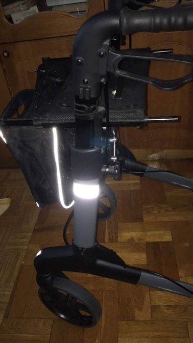 Ролатор для реабілітації