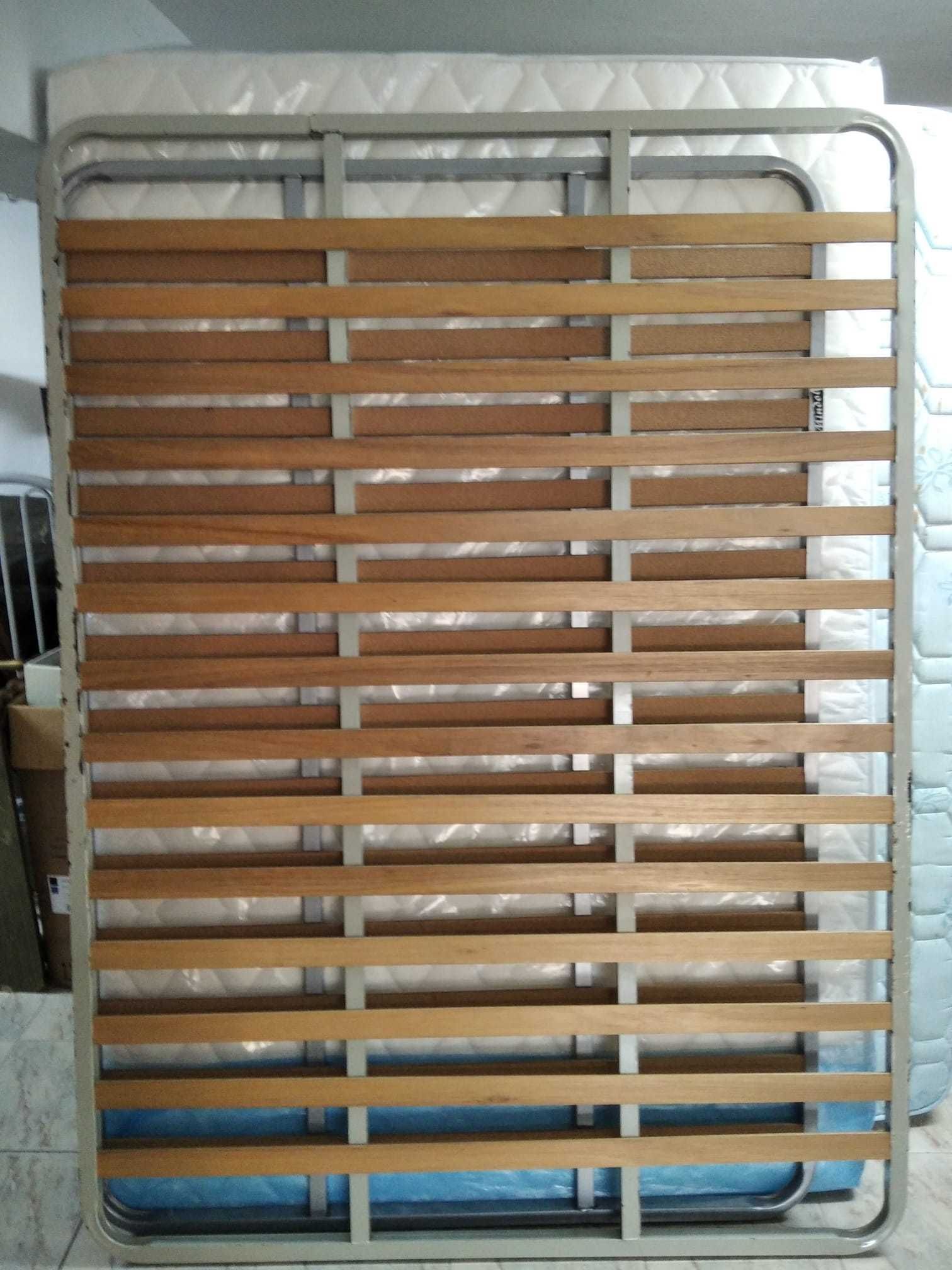 Estrados Novos 195x140, 190x140, 200x140 com algum tipo de defeito