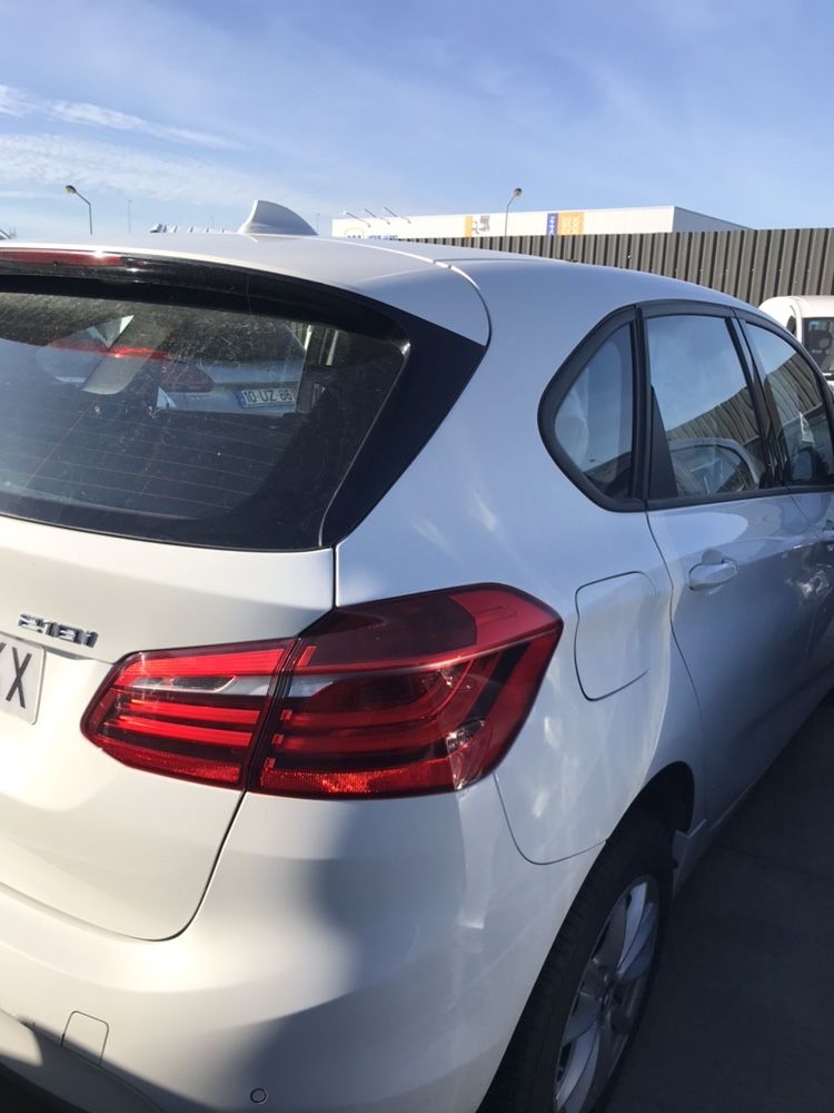 Bmw 218i para peças