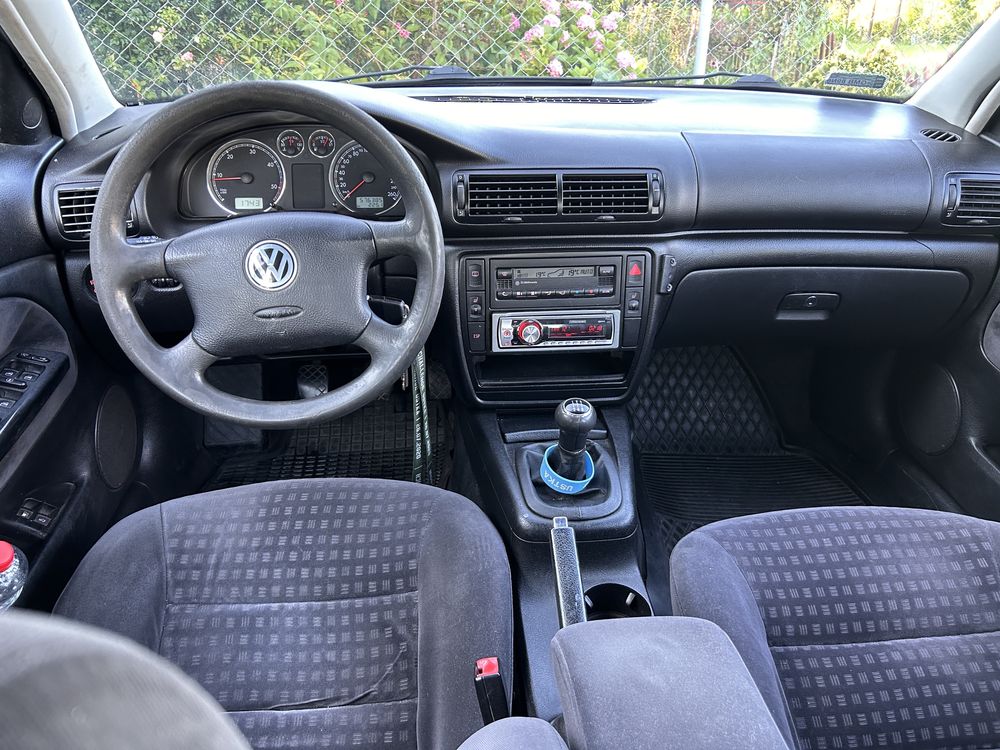 Volkswagen Passat B5 1.9 TDI FL 130 KM sedan HAK