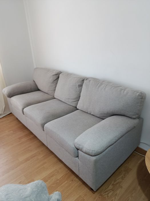 Sofá 3 lugares cinza claro