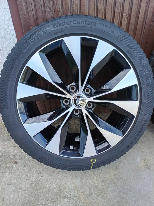 Koła zimowe Skoda 18 8J ET44 235/45R18 Continenta WinterContact TS870P