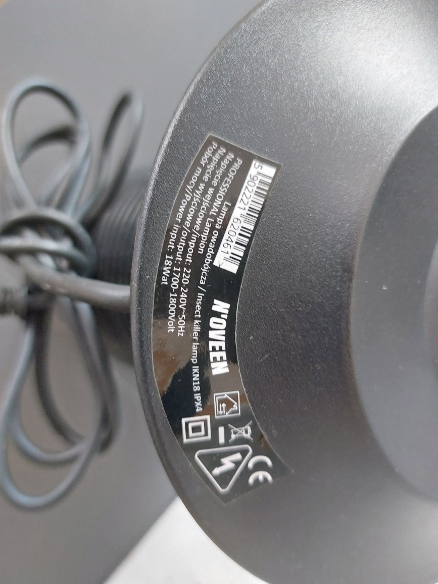 Lampa owadobójcza NOVEEN IKN18 IPX4 na zewnątrz i wewnątrz