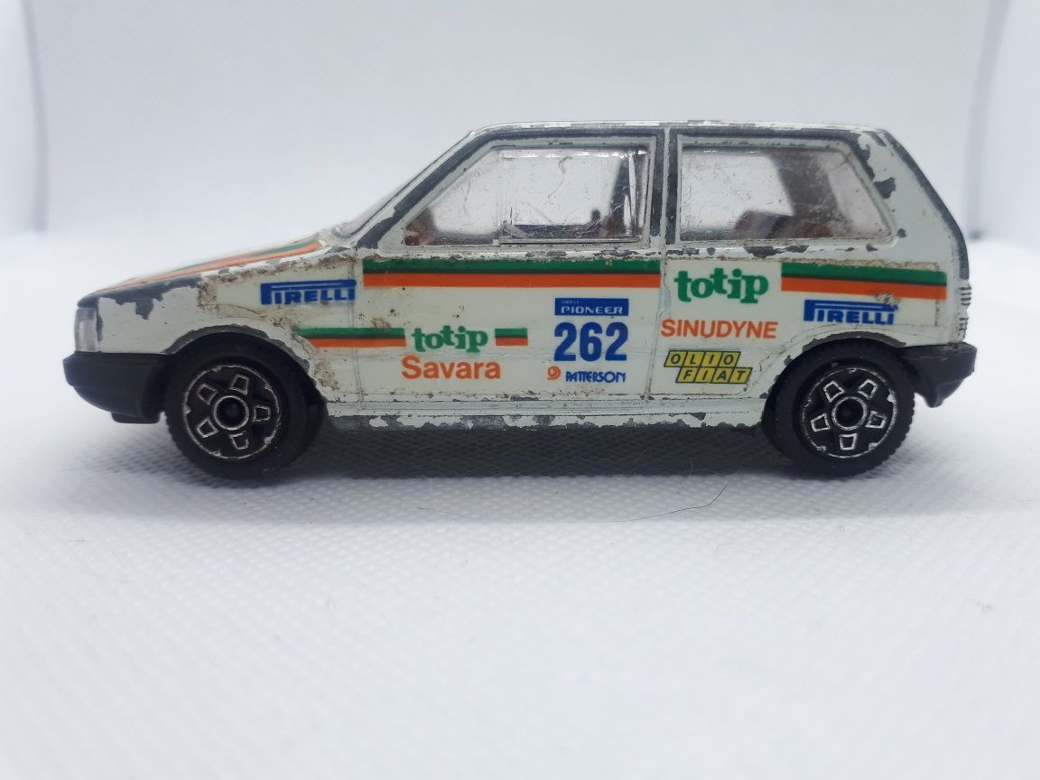 Fiat Uno Bburago 1:43