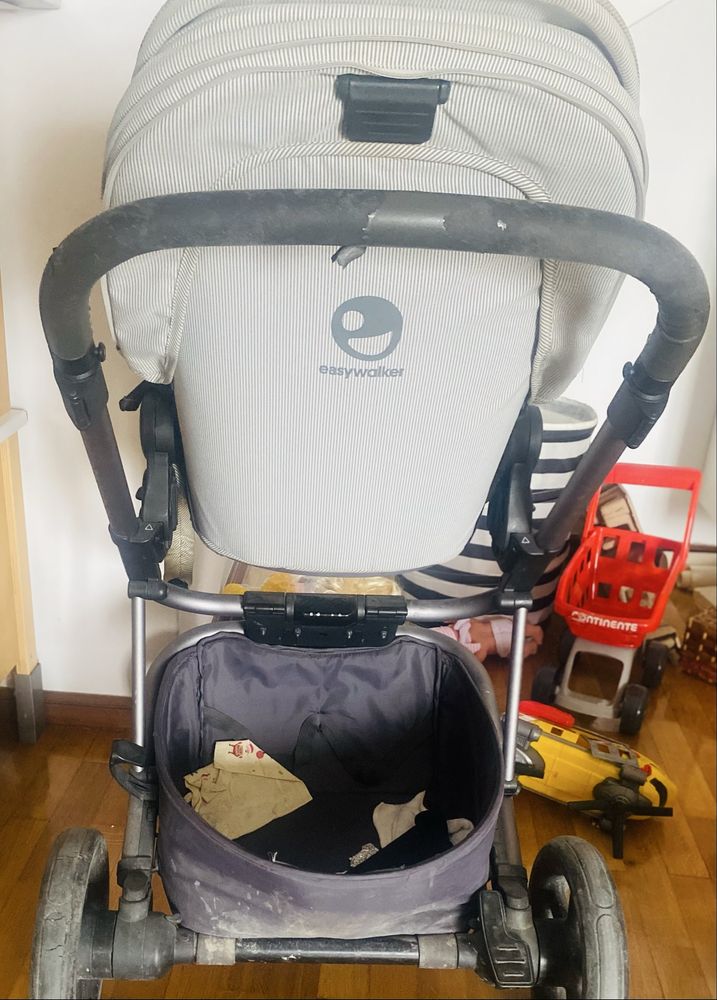 Carrinho de bebé easywalker