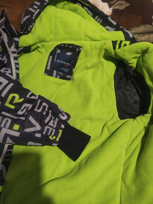 Зимова спортивна куртка для 12-13 років