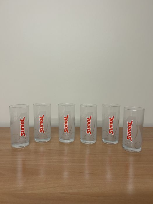 Copos de sumo/água da Sumol