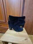 Buty zimowe kozaki czarne na obcasie zamszowe Lasocki rozm. 40