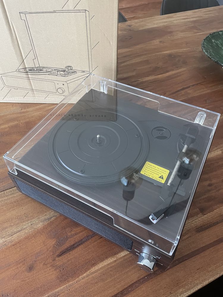 Leitor de vinil com coluna integrada